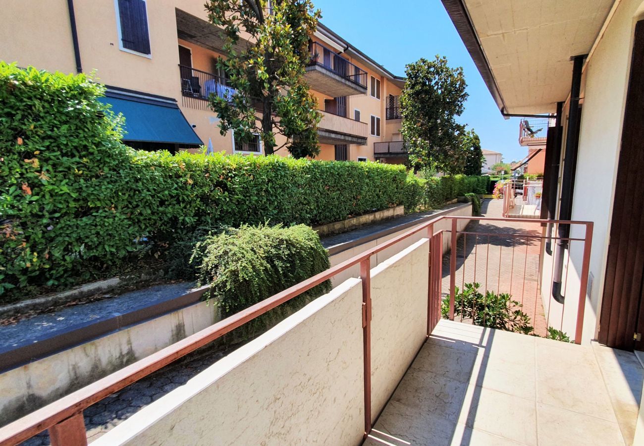 Apartment in Bardolino - Regarda - Bardolino in 2 central apartment with pool and air conditioning