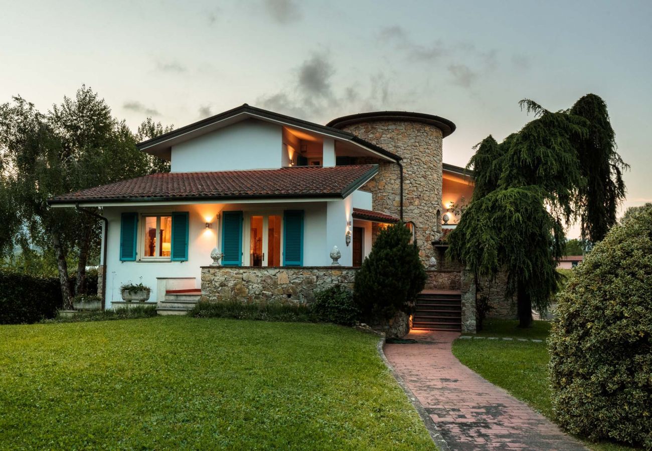 Villa in Lucca - VILLA ANNALISA, a superbly appointed Lucca heaven