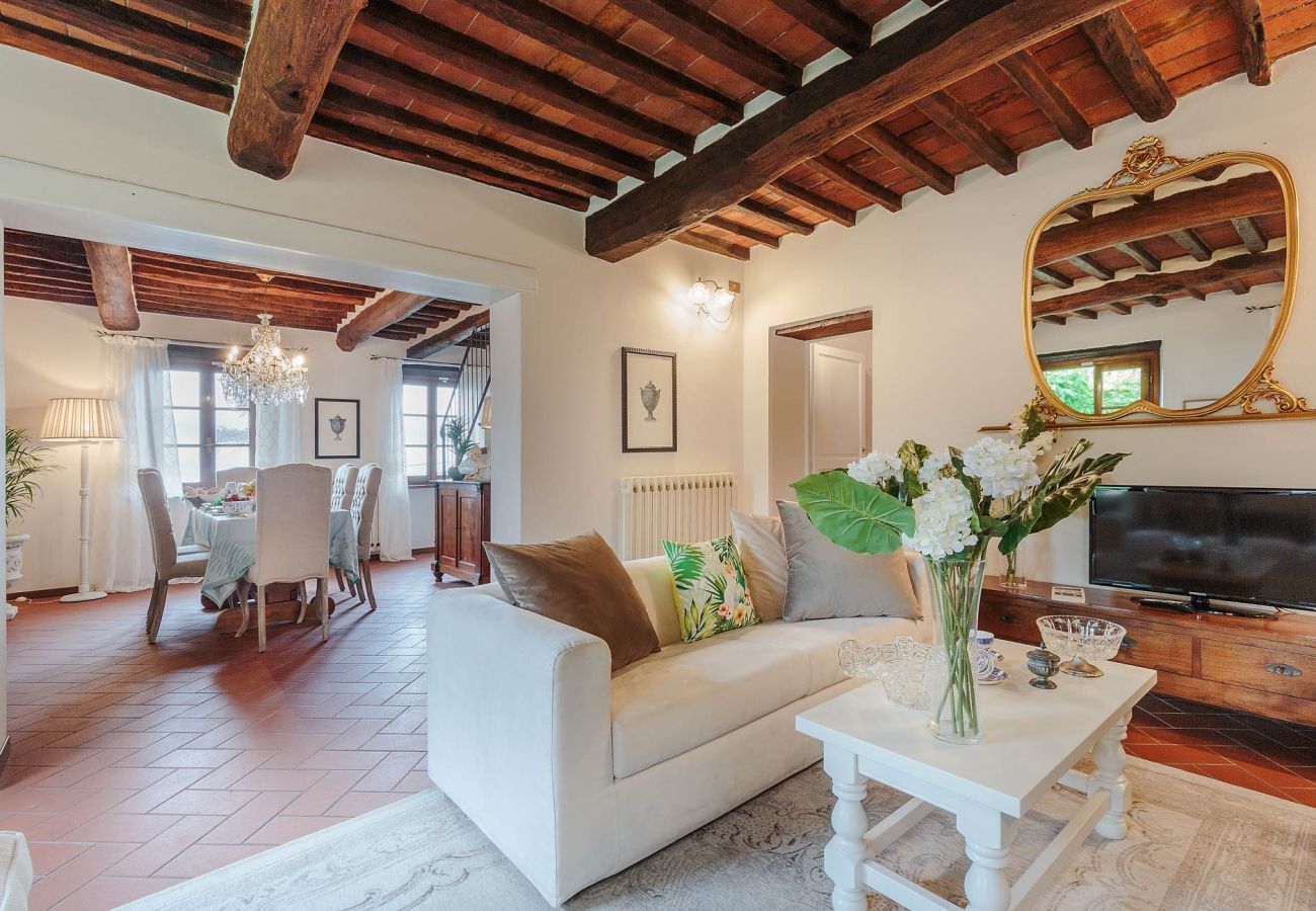 Villa in Lucca - CASALE OLIVA Romantic Hilltop Stone Farmhouse