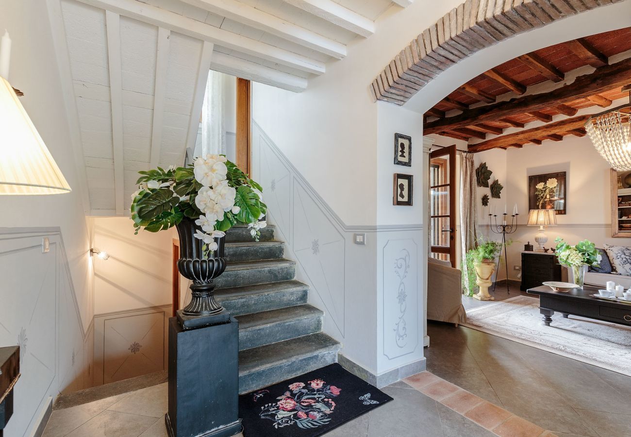 Villa in Camaiore - VILLA BEN, a Stylish Farmhouse with Private Pool and Amazing Views in Camaiore