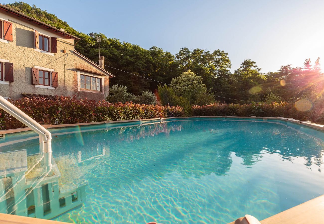 Villa in Lucca - BOCCIOLO FARMHOUSE with POOL, 5 mins to Lucca Town