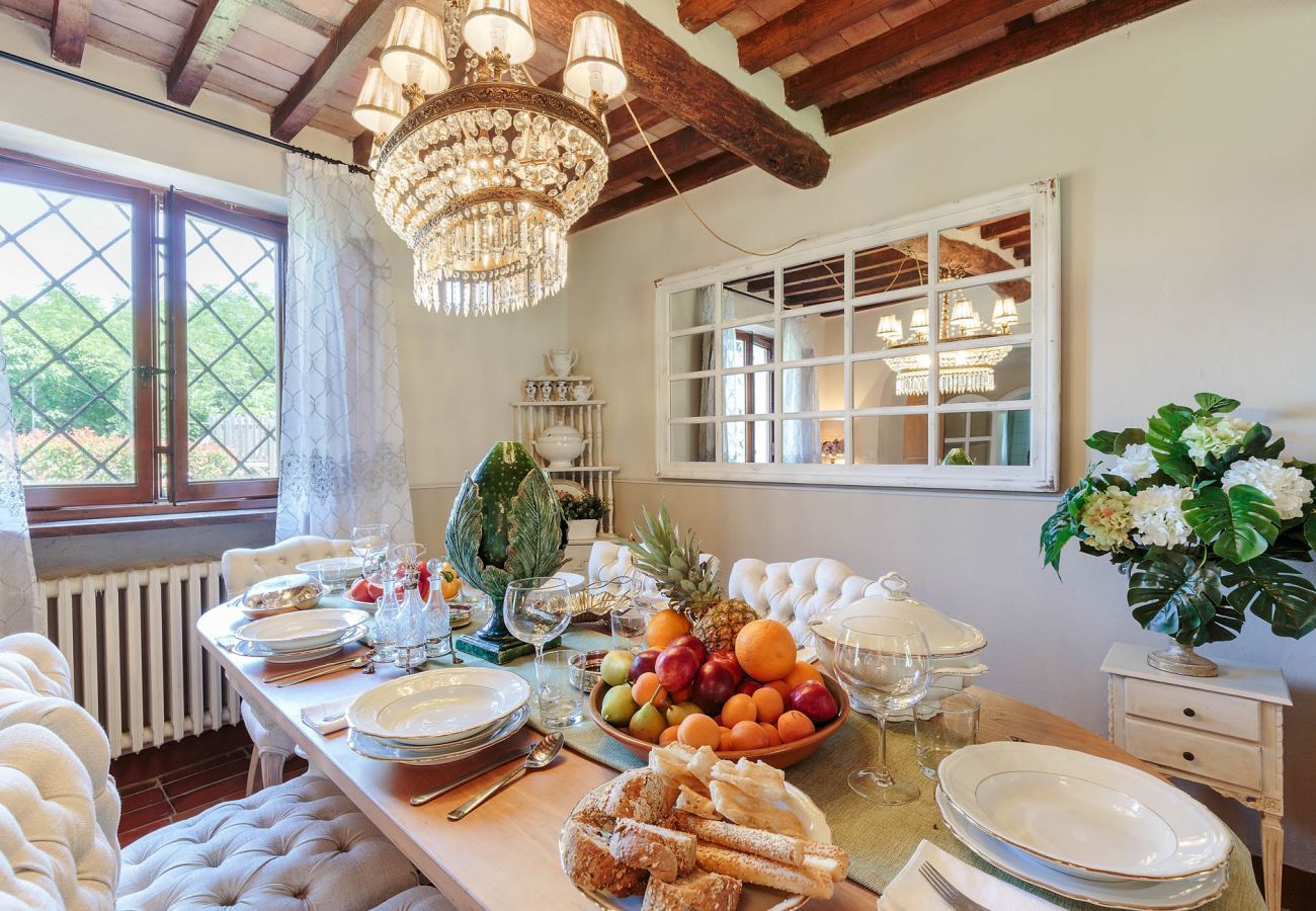 Villa in Lucca - BOCCIOLO FARMHOUSE with POOL, 5 mins to Lucca Town