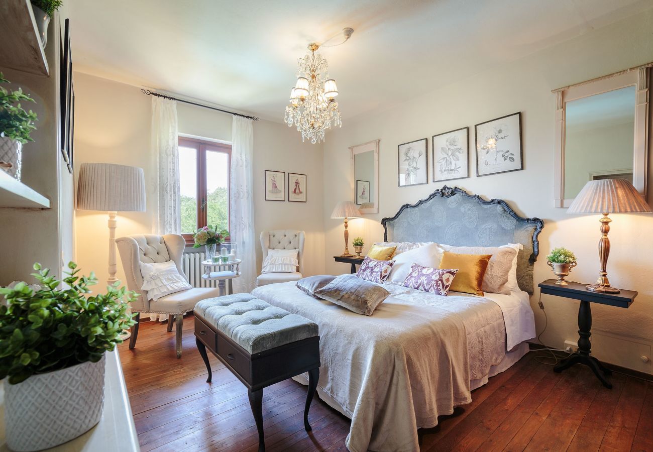 Villa in Lucca - BOCCIOLO FARMHOUSE with POOL, 5 mins to Lucca Town
