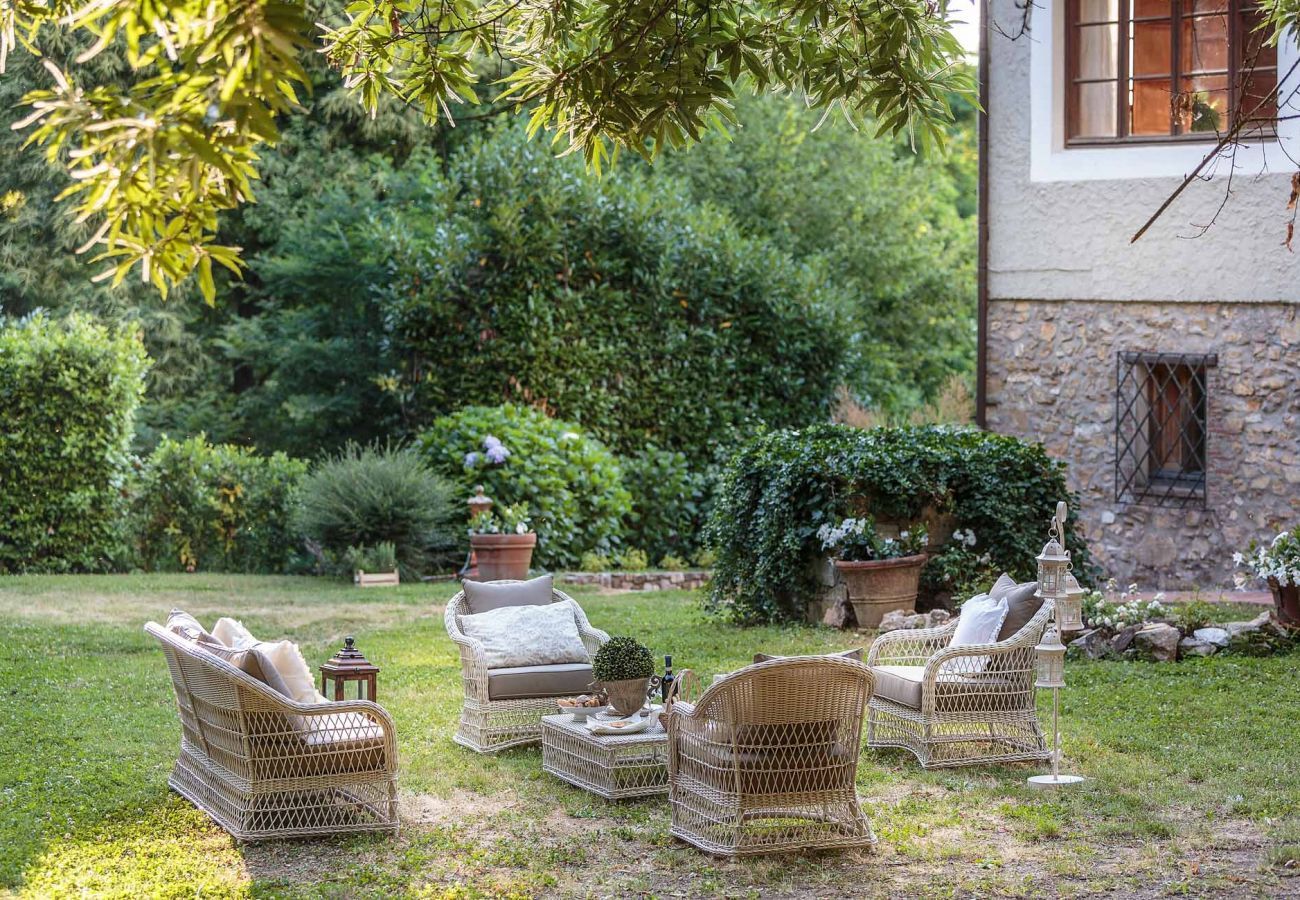 Villa in Lucca - BOCCIOLO FARMHOUSE with POOL, 5 mins to Lucca Town