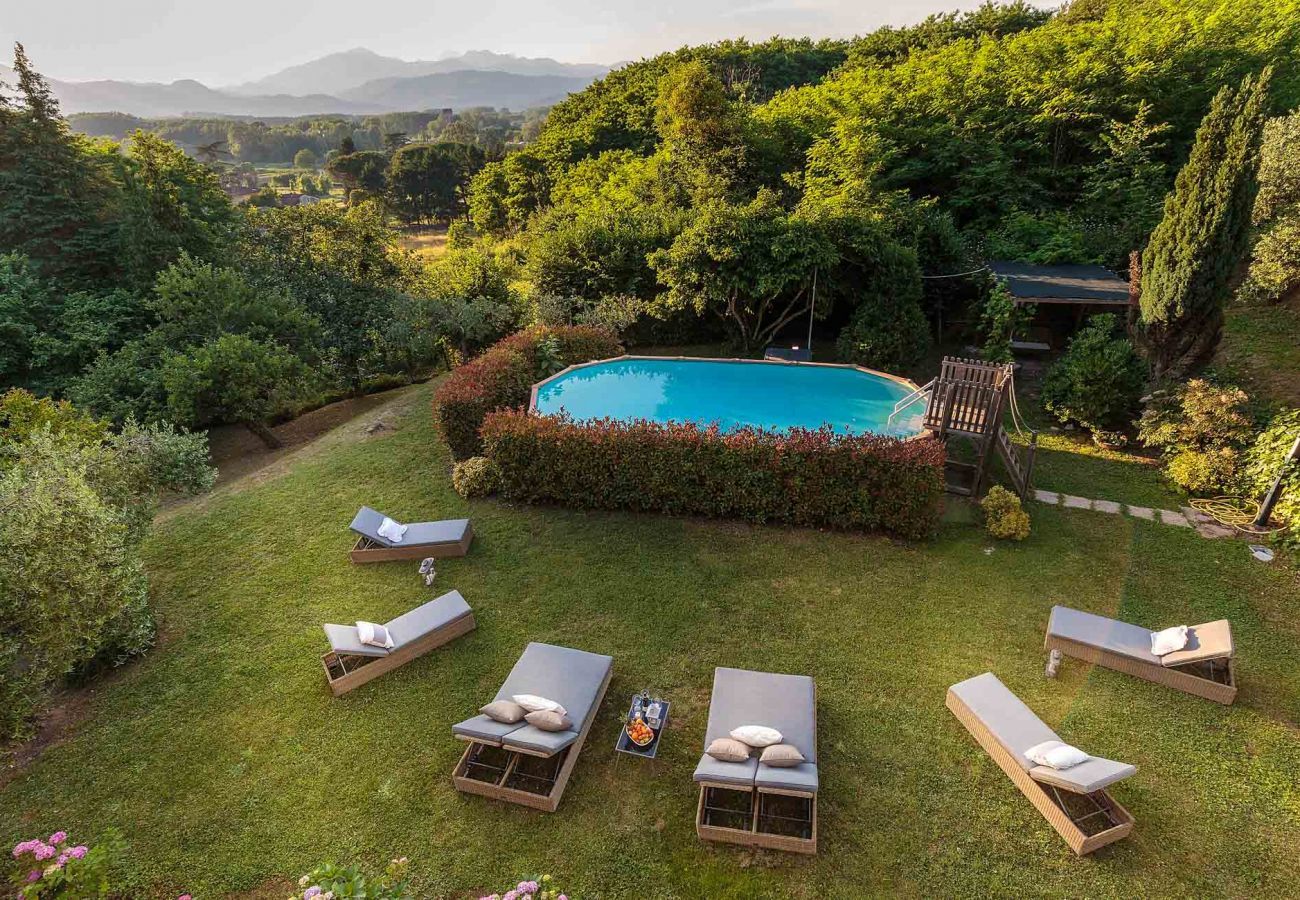 Villa in Lucca - BOCCIOLO FARMHOUSE with POOL, 5 mins to Lucca Town