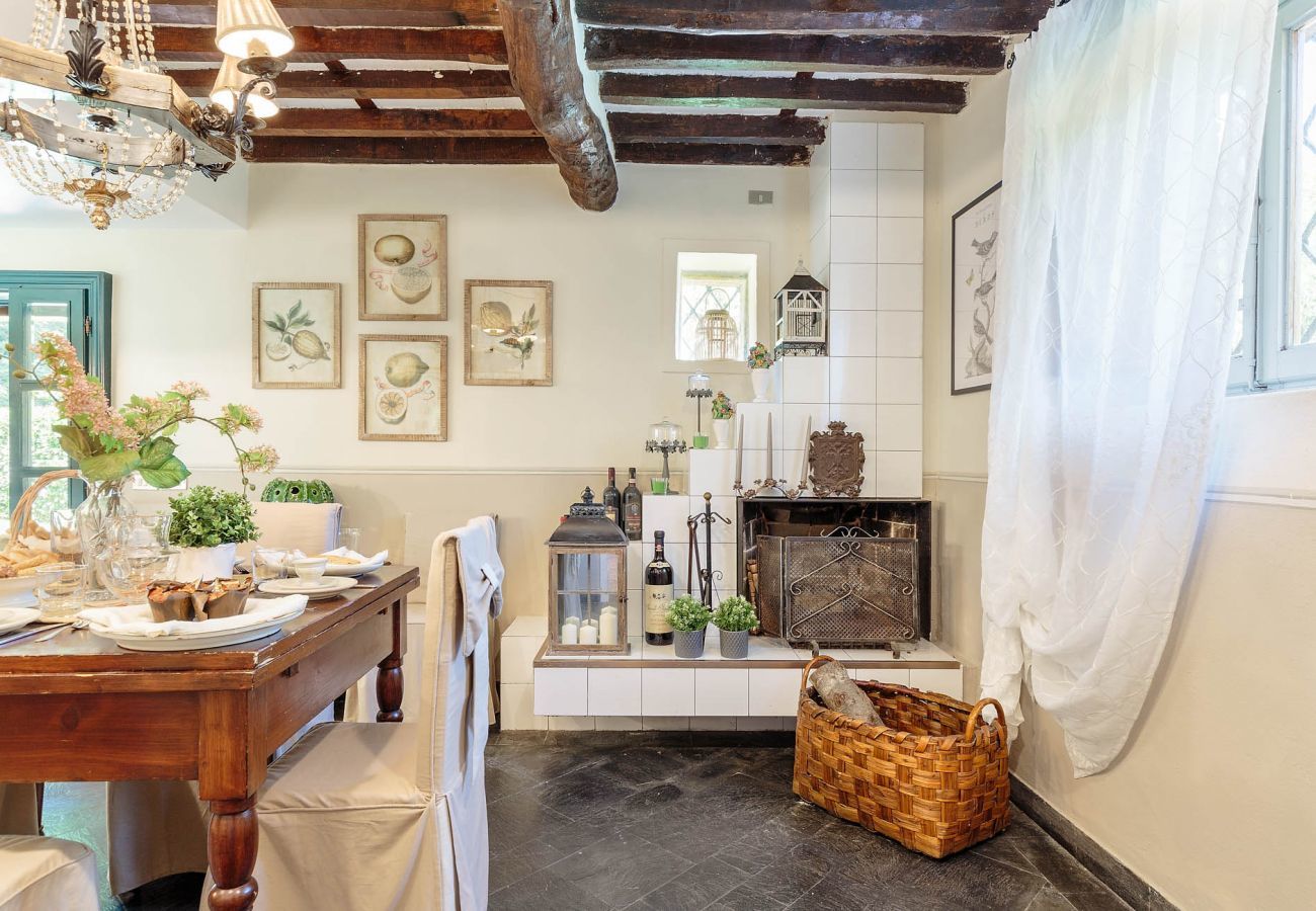 Villa in Lucca - BOCCIOLO FARMHOUSE with POOL, 5 mins to Lucca Town