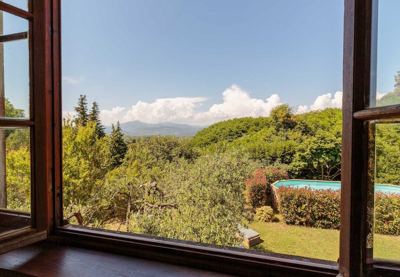 Villa in Lucca - BOCCIOLO FARMHOUSE with POOL, 5 mins to Lucca Town