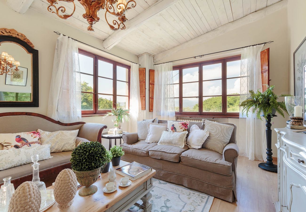 Villa in Lucca - BOCCIOLO FARMHOUSE with POOL, 5 mins to Lucca Town