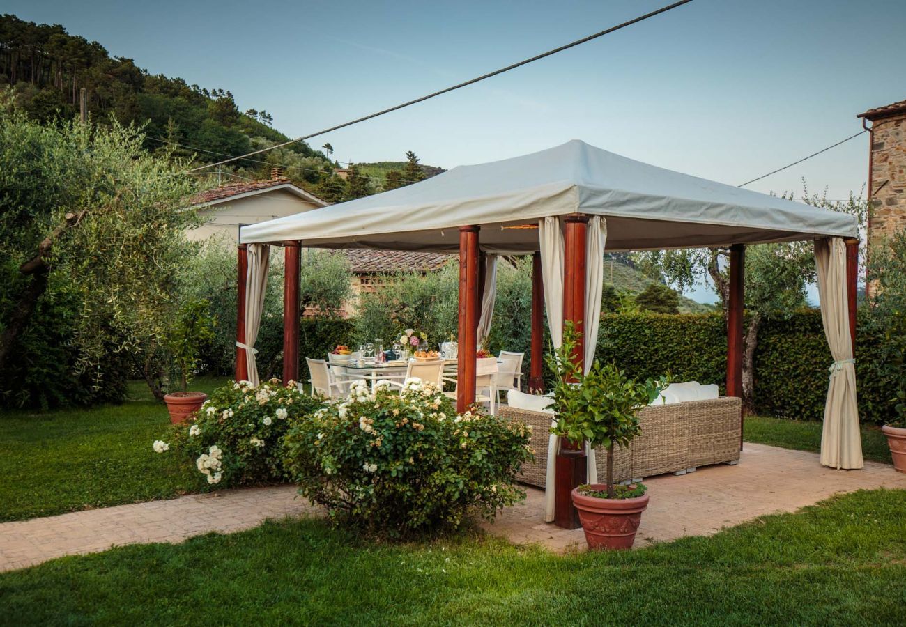 Villa in Capannori - Villa with Private Pool on the Lucca Hills in S. Andrea di Compito