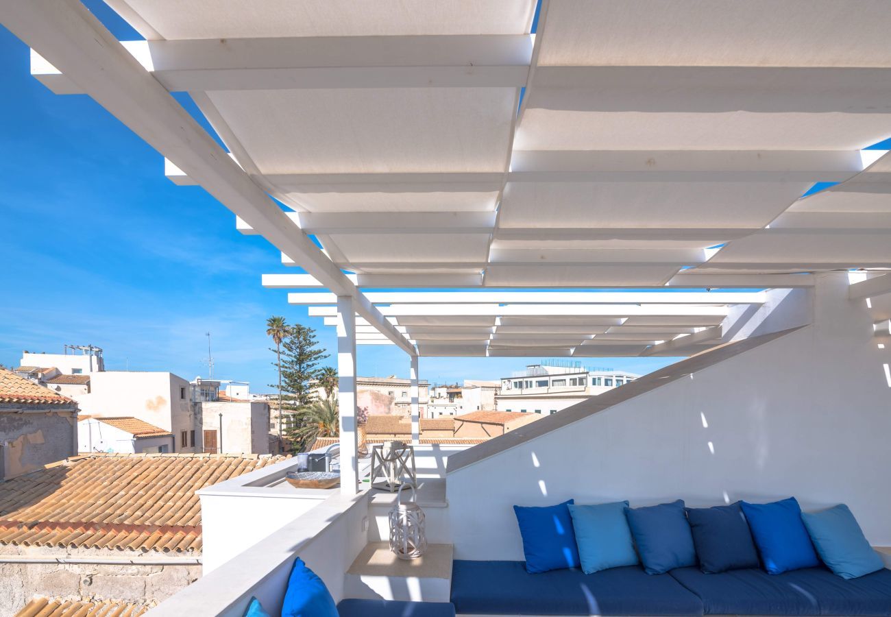 Apartment in Syracuse - Regine luxury apartment terrace sea view