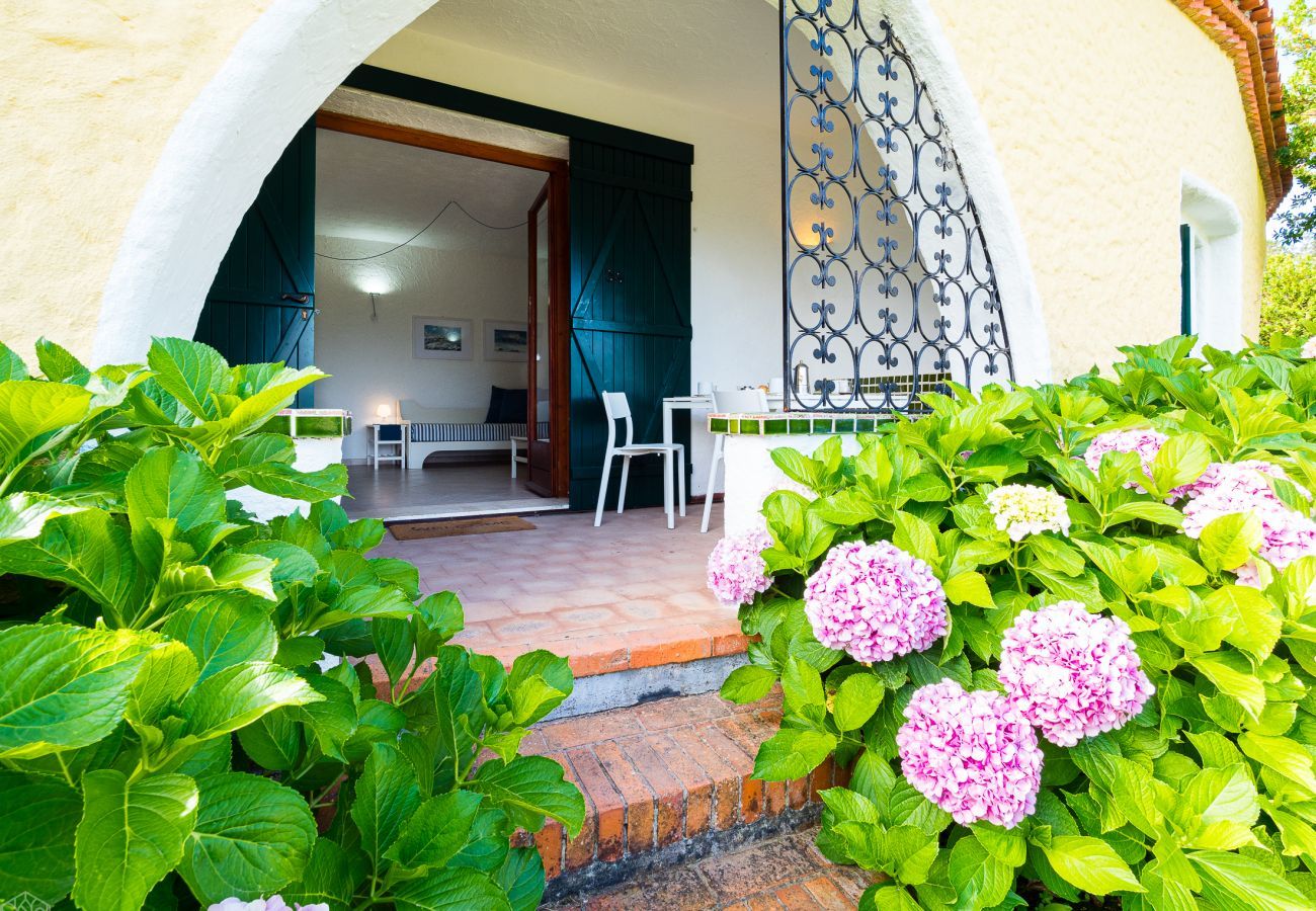 Apartment in Baia Sardinia - Rotonda Cottage 34 - casa con piscina a Baja Sardinia | KLODGE  