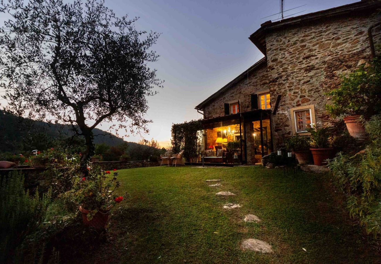 Villa in Santa Maria del giudice - Casa Nel Bosco, an extraordinary Tuscan Retreat with private pool