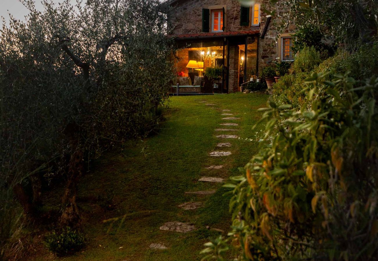 Villa in Santa Maria del giudice - Casa Nel Bosco, an extraordinary Tuscan Retreat with private pool