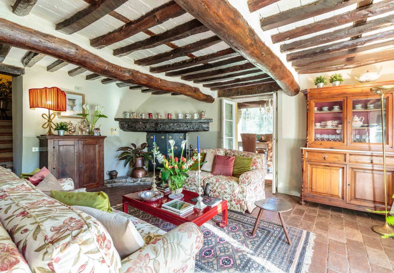 Villa in Santa Maria del giudice - Casa Nel Bosco, an extraordinary Tuscan Retreat with private pool