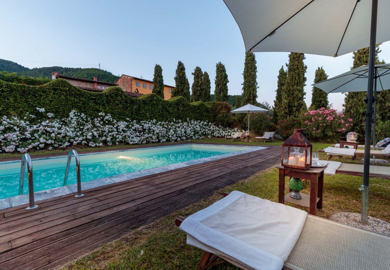 Villa in Capannori - VILLA IL TINAIO Romantic Secluded Farmhouse with Private Pool