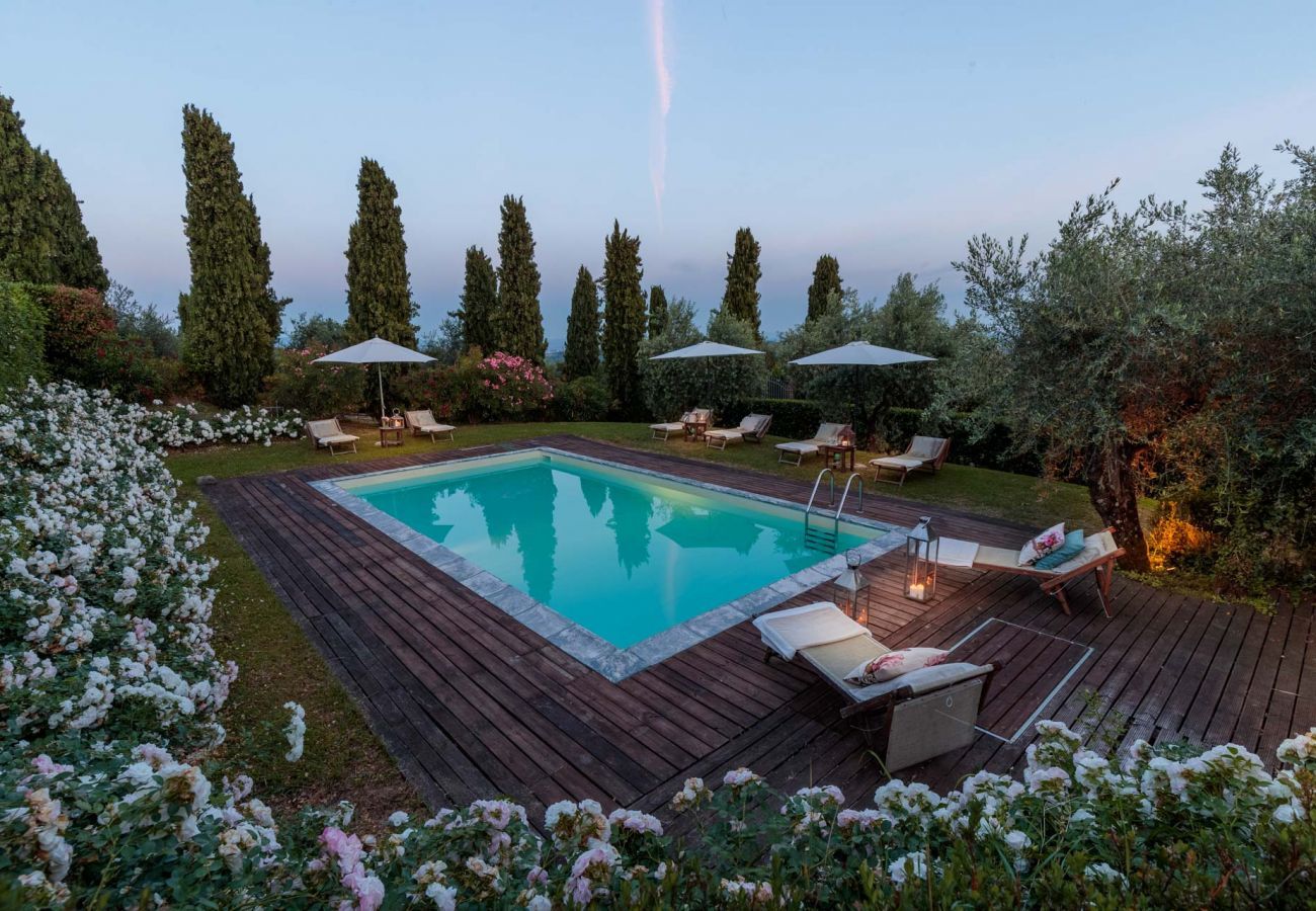 Villa in Capannori - VILLA IL TINAIO Romantic Secluded Farmhouse with Private Pool