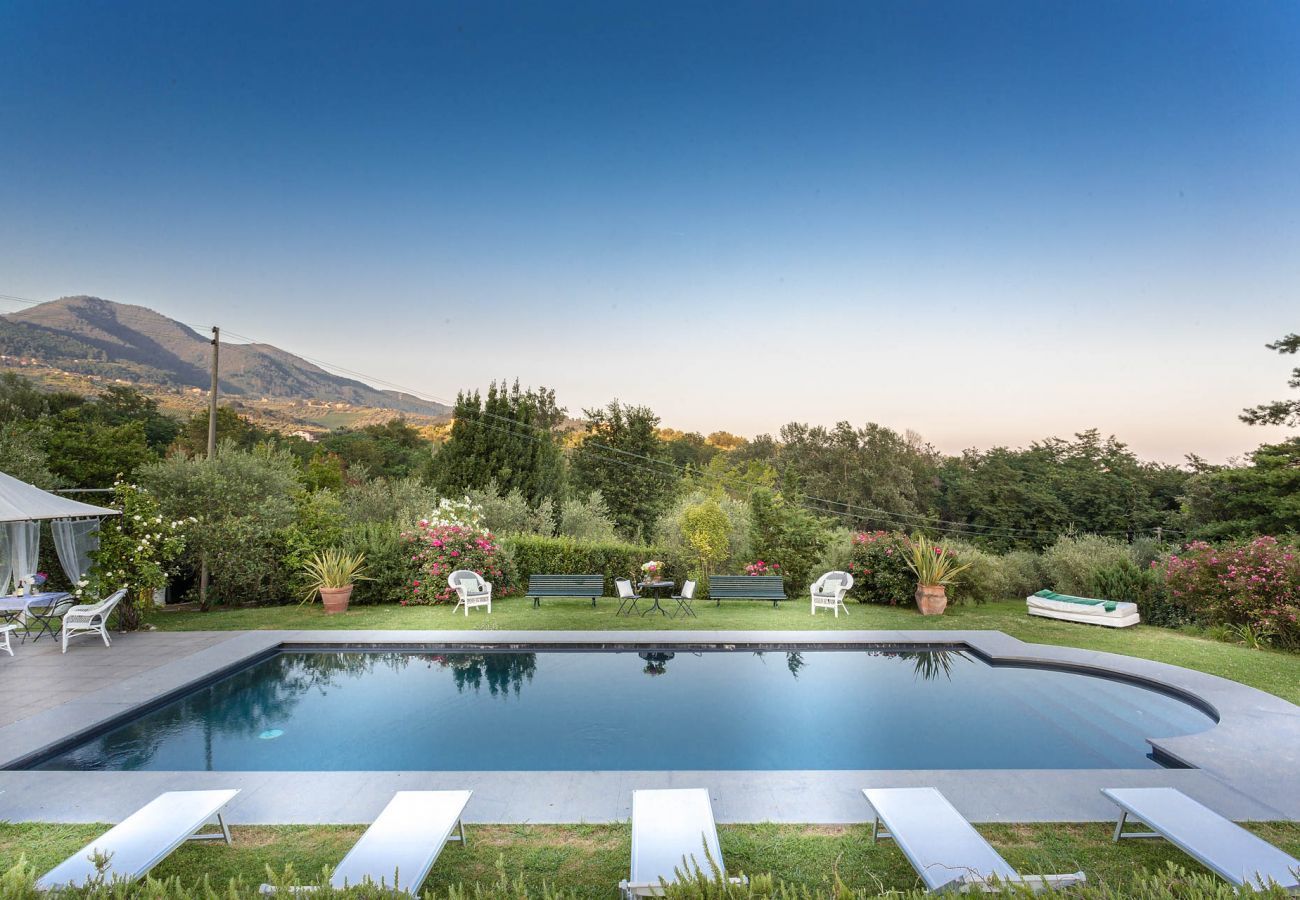 Villa in Capannori - VILLA MARCELLA an Happy Retreat with Magnificent Pool in Marlia by Lucca
