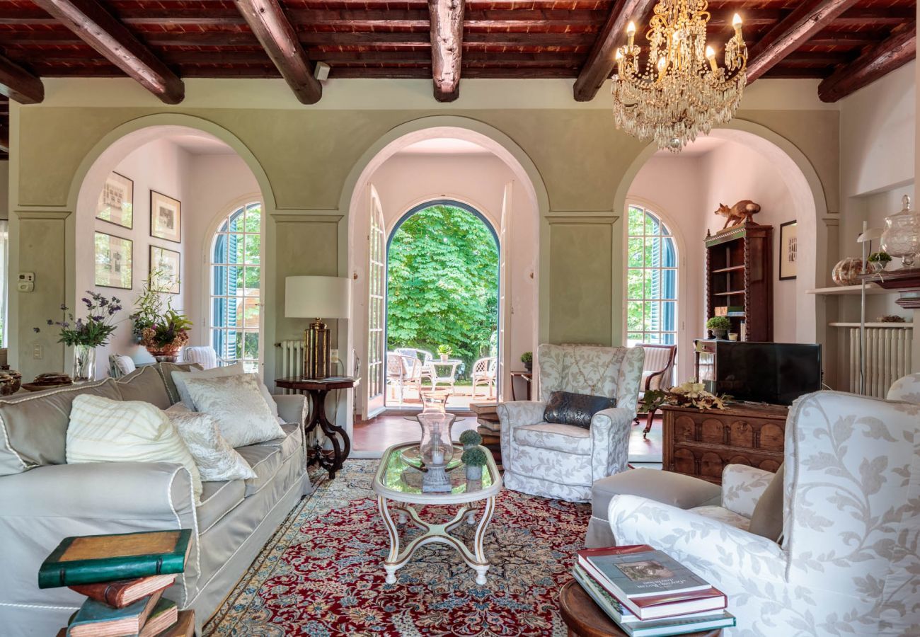 Villa in Capannori - VILLA MARCELLA an Happy Retreat with Magnificent Pool in Marlia by Lucca
