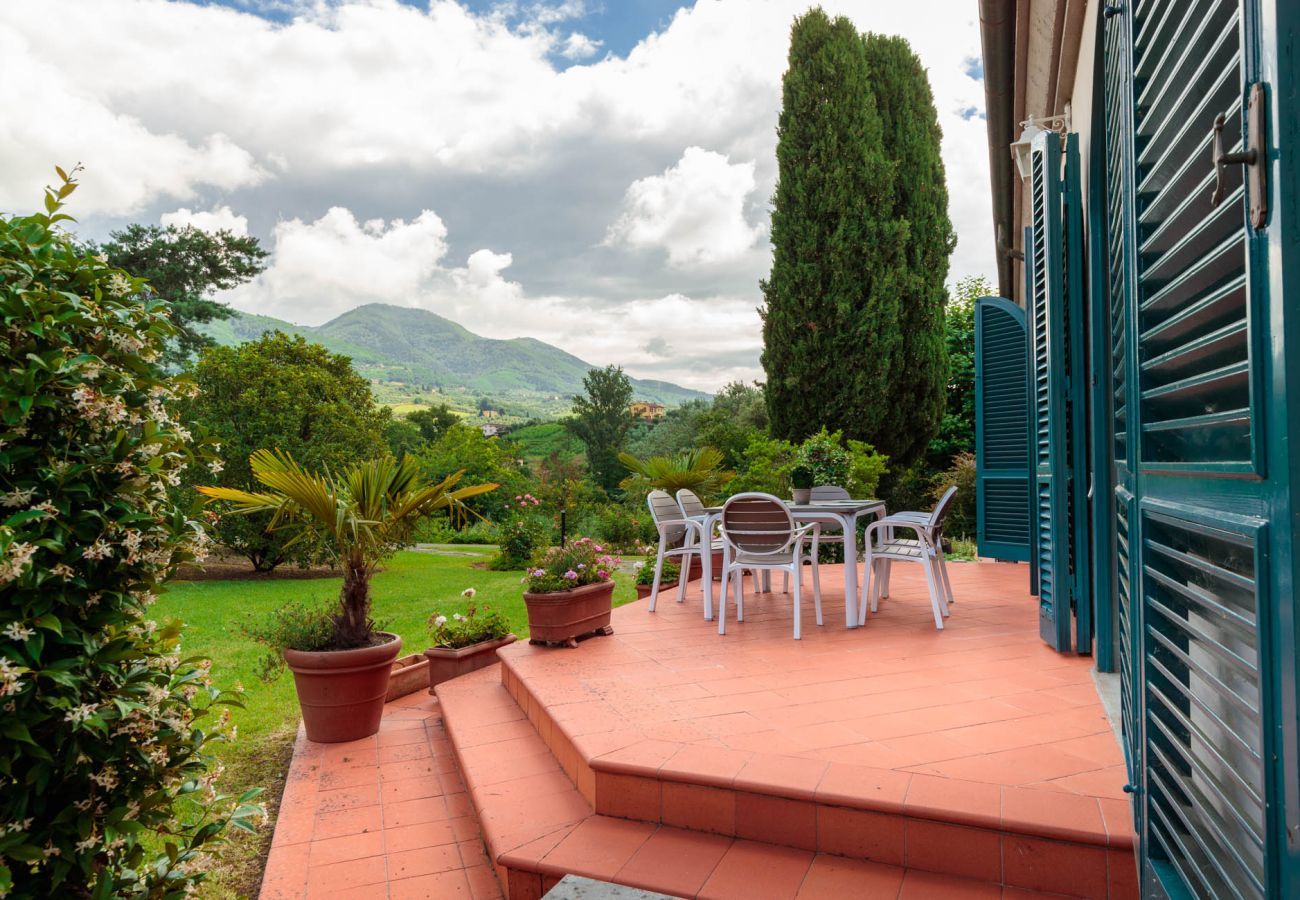 Villa in Capannori - VILLA MARCELLA an Happy Retreat with Magnificent Pool in Marlia by Lucca