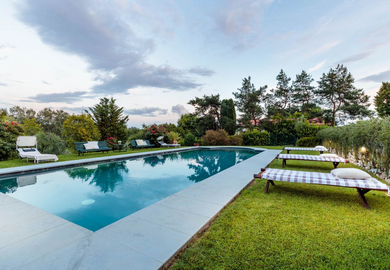 Villa in Capannori - VILLA MARCELLA an Happy Retreat with Magnificent Pool in Marlia by Lucca