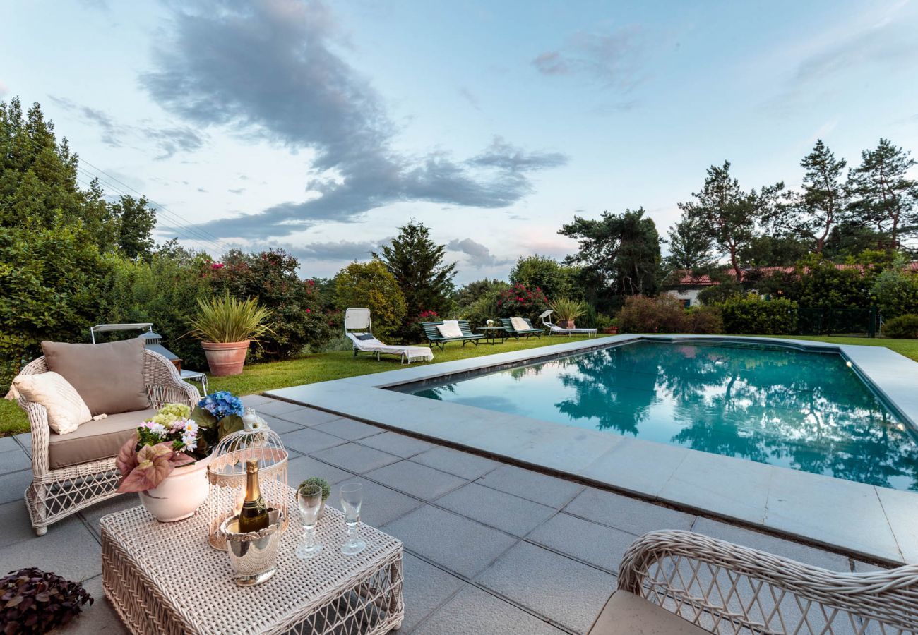 Villa in Capannori - VILLA MARCELLA an Happy Retreat with Magnificent Pool in Marlia by Lucca