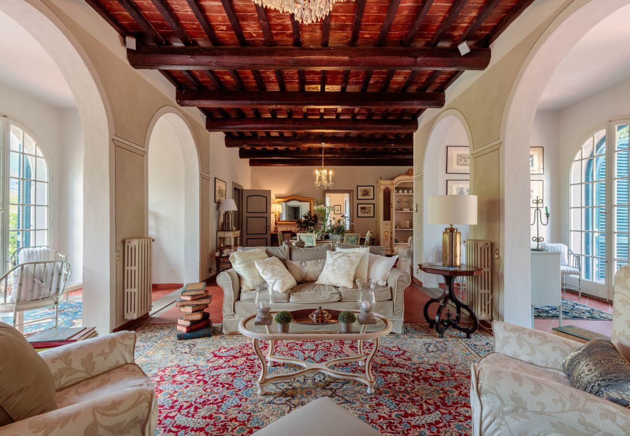 Villa in Capannori - VILLA MARCELLA an Happy Retreat with Magnificent Pool in Marlia by Lucca