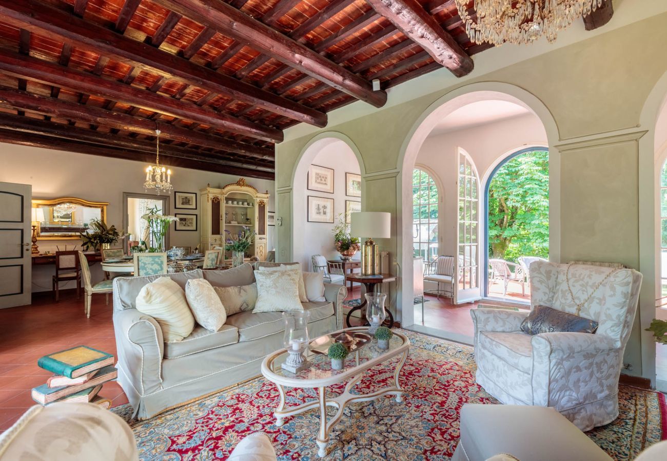 Villa in Capannori - VILLA MARCELLA an Happy Retreat with Magnificent Pool in Marlia by Lucca