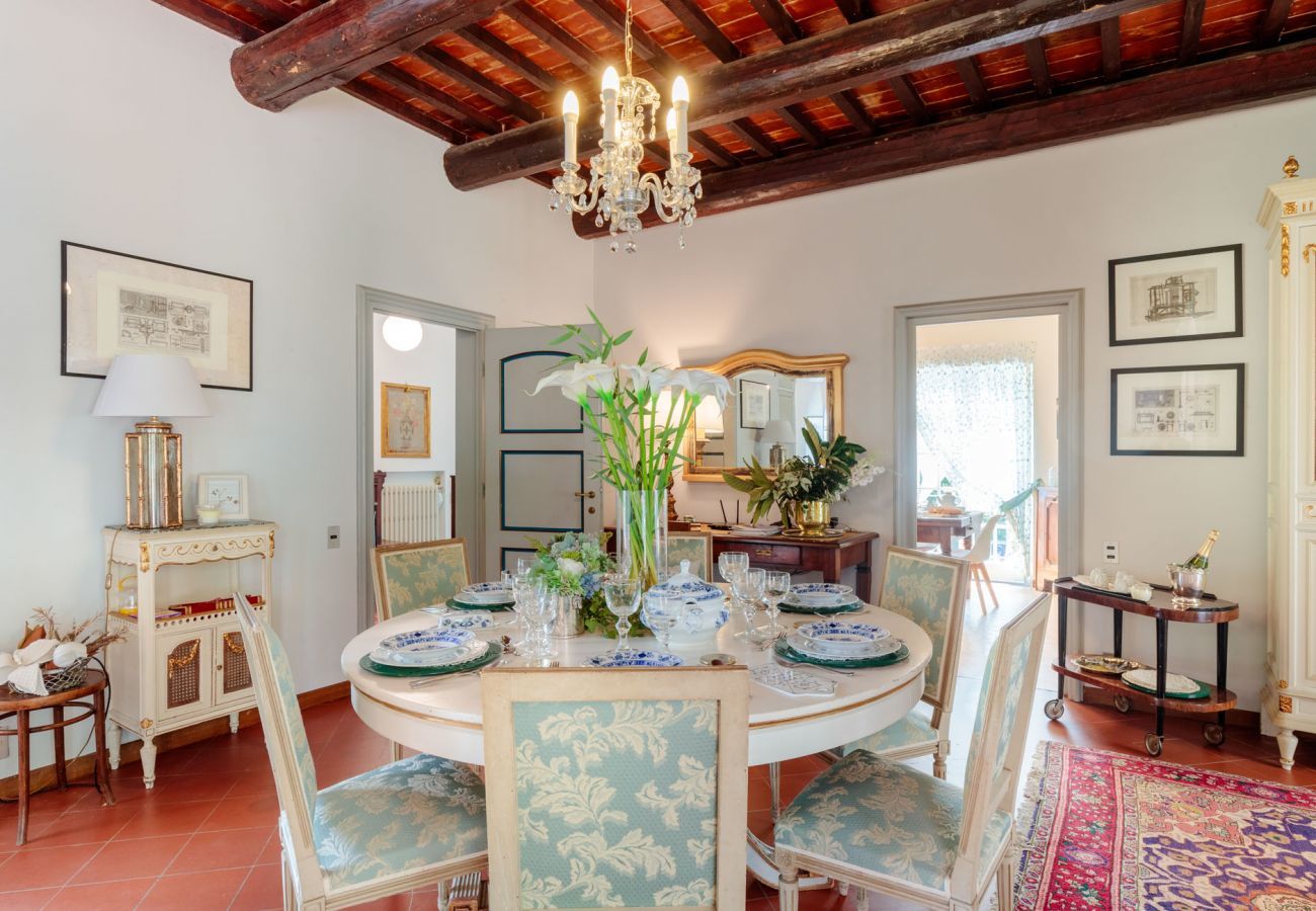 Villa in Capannori - VILLA MARCELLA an Happy Retreat with Magnificent Pool in Marlia by Lucca