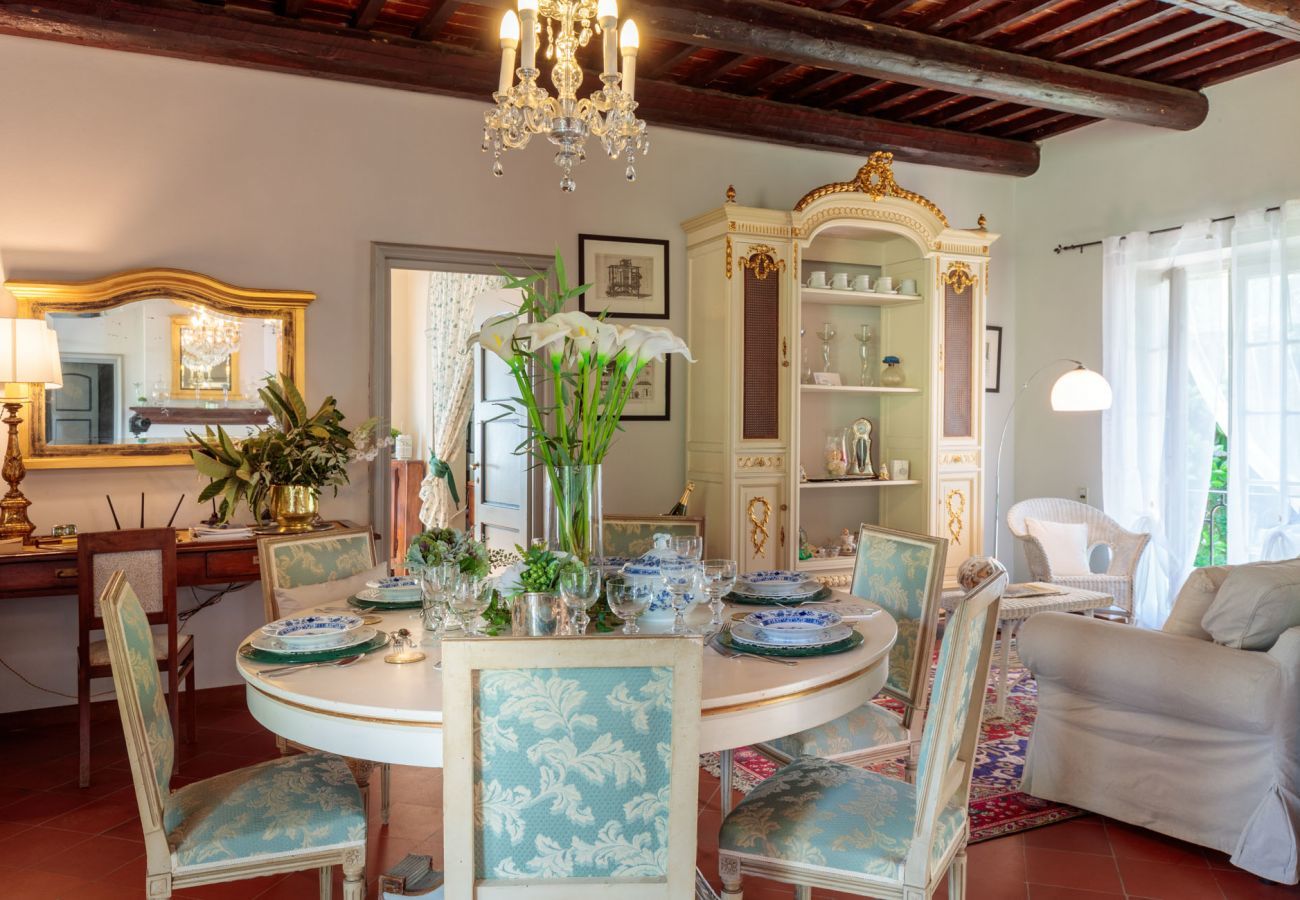 Villa in Capannori - VILLA MARCELLA an Happy Retreat with Magnificent Pool in Marlia by Lucca