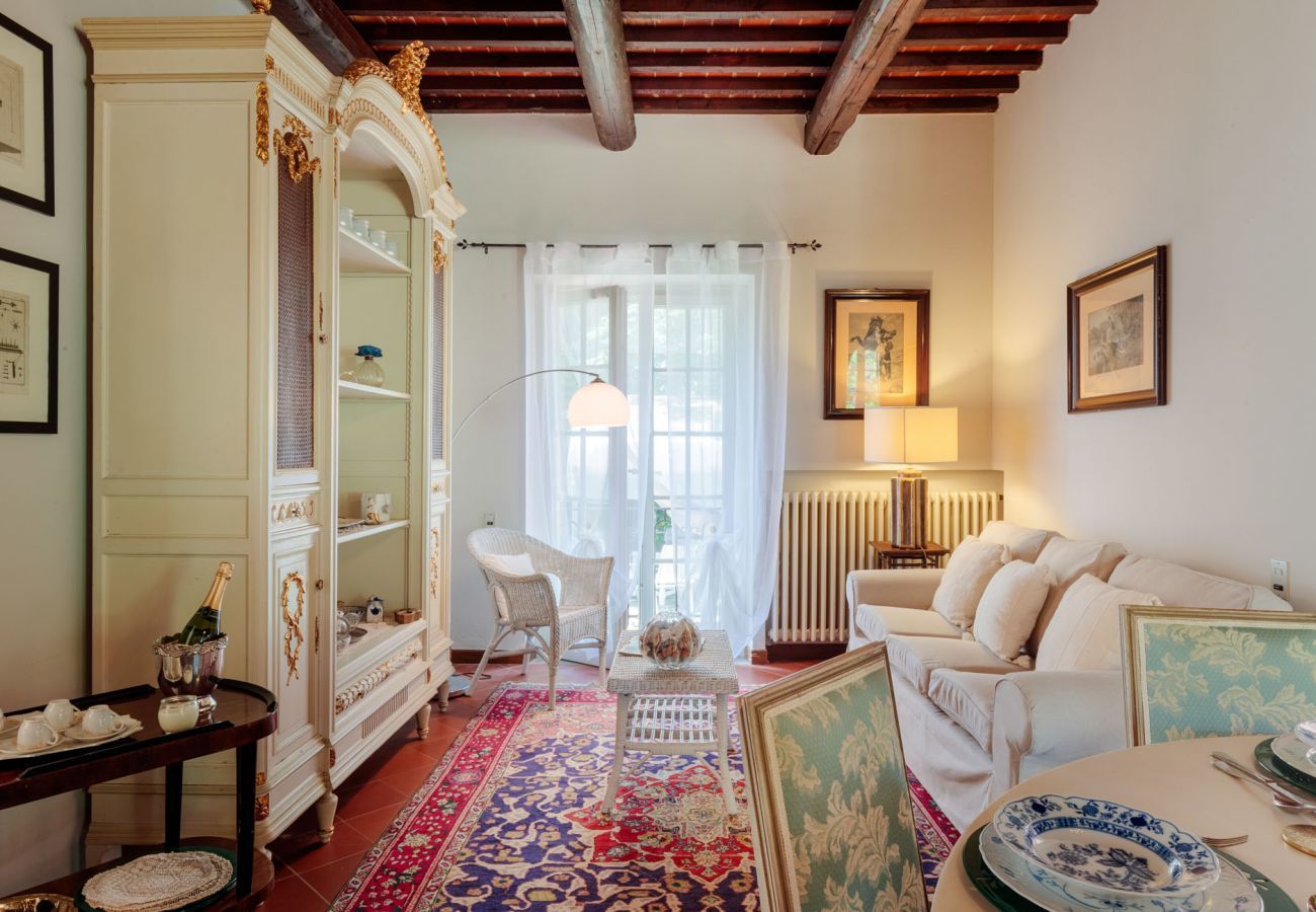 Villa in Capannori - VILLA MARCELLA an Happy Retreat with Magnificent Pool in Marlia by Lucca