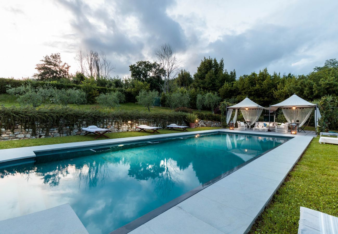 Villa in Capannori - VILLA MARCELLA an Happy Retreat with Magnificent Pool in Marlia by Lucca