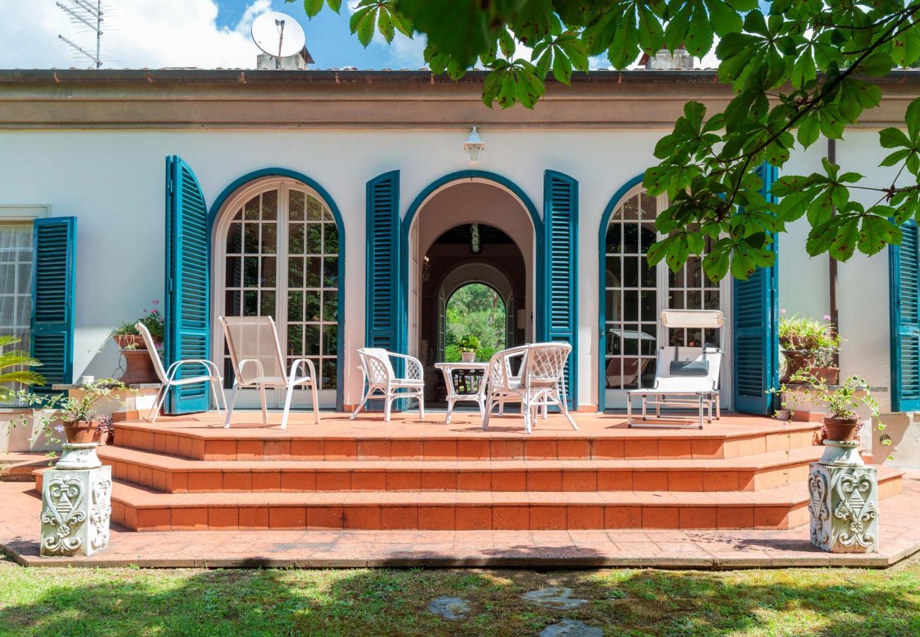 Villa in Capannori - VILLA MARCELLA an Happy Retreat with Magnificent Pool in Marlia by Lucca
