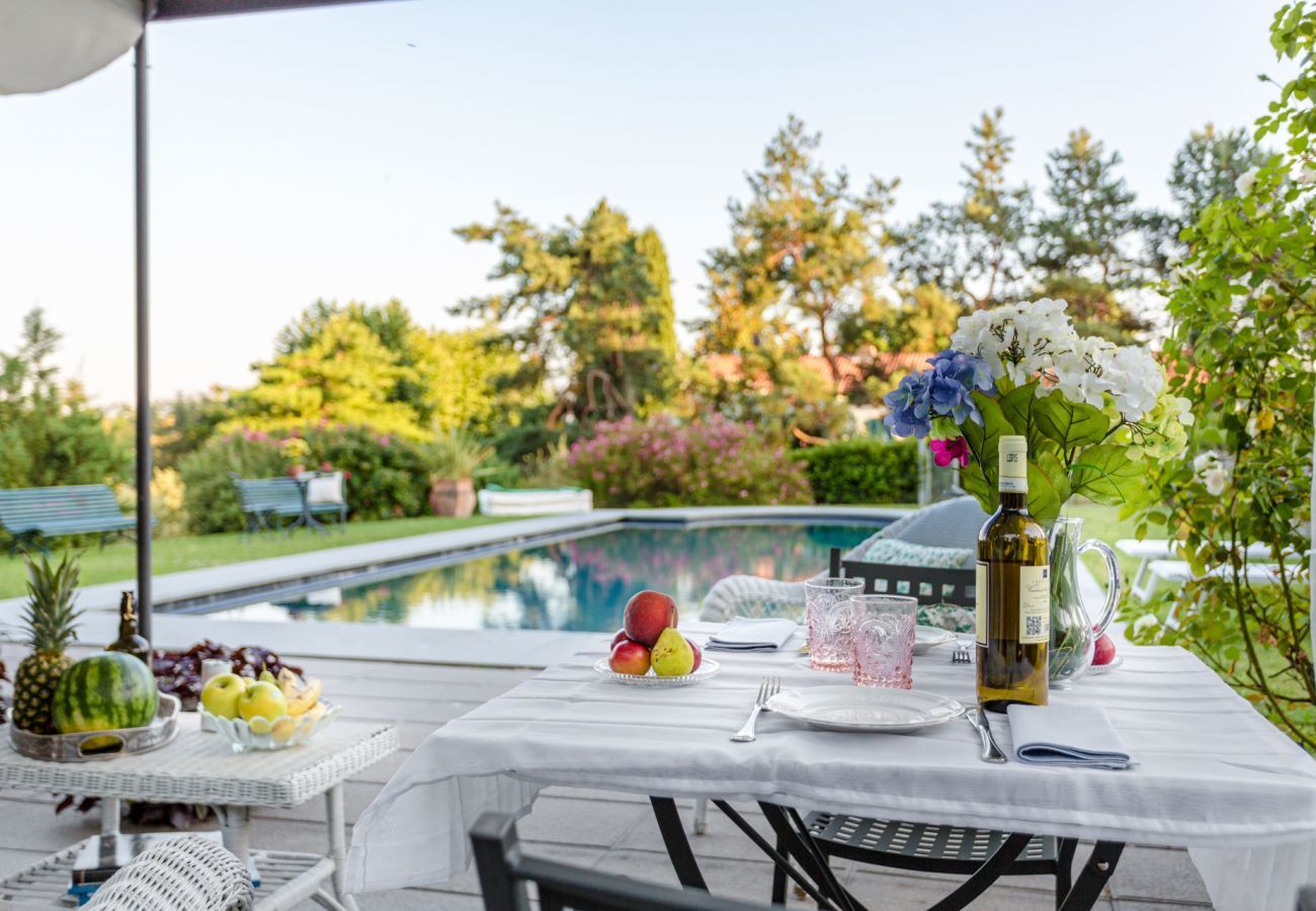 Villa in Capannori - VILLA MARCELLA an Happy Retreat with Magnificent Pool in Marlia by Lucca
