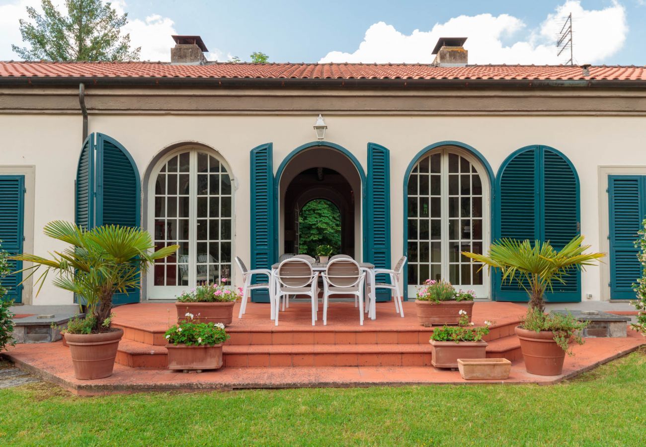 Villa in Capannori - VILLA MARCELLA an Happy Retreat with Magnificent Pool in Marlia by Lucca