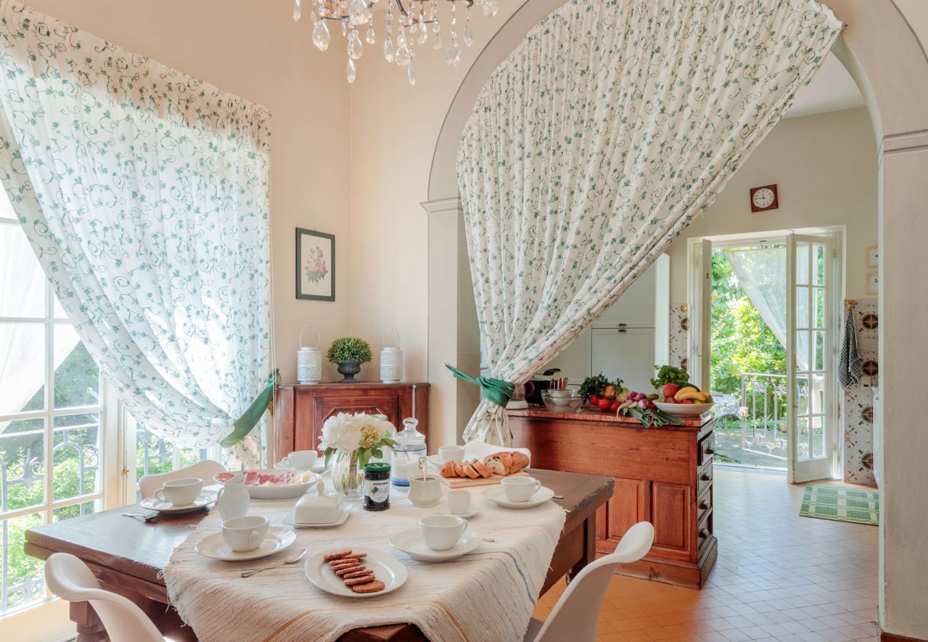 Villa in Capannori - VILLA MARCELLA an Happy Retreat with Magnificent Pool in Marlia by Lucca