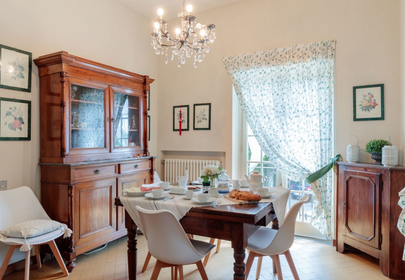 Villa in Capannori - VILLA MARCELLA an Happy Retreat with Magnificent Pool in Marlia by Lucca