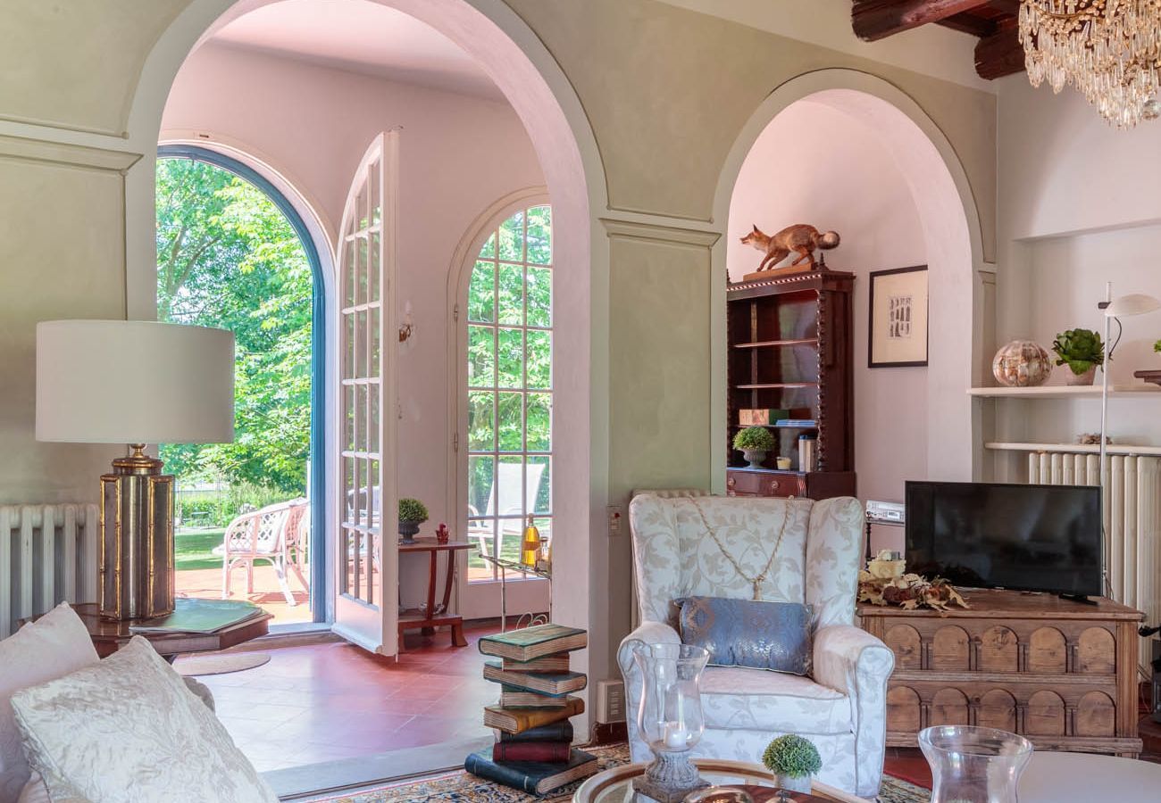 Villa in Capannori - VILLA MARCELLA an Happy Retreat with Magnificent Pool in Marlia by Lucca