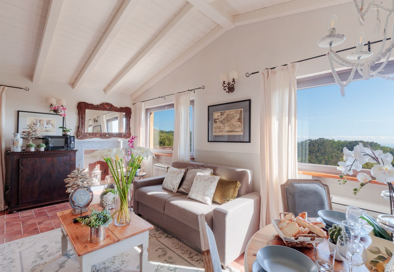 Villa in Montemagno - SEAVIEW ALCOVA, a Romantic Farmhouse with Private Pool and a Magnificent view over the Sea