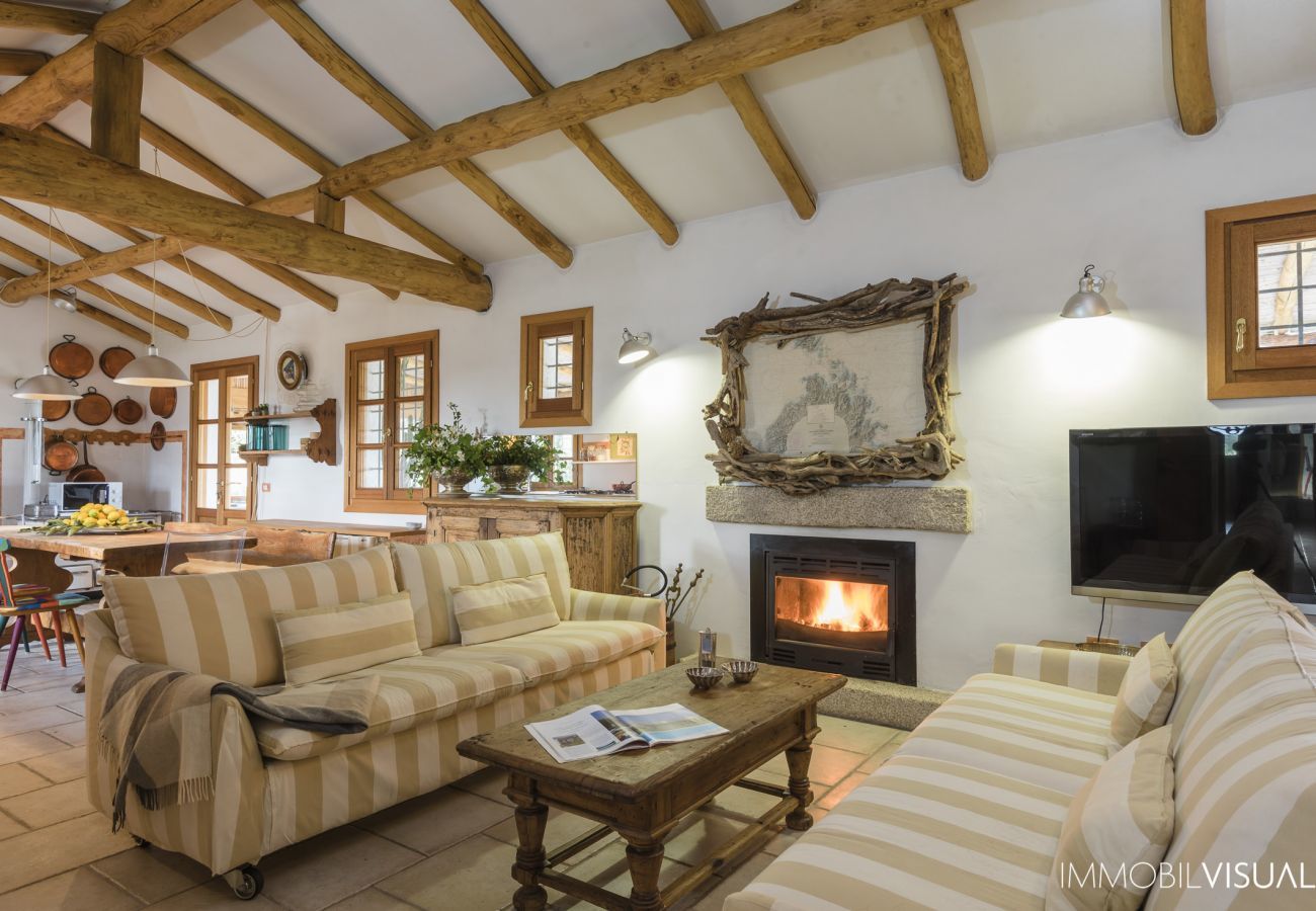 Villa in Golfo Aranci - Villa Relais - exclusive country retreat with seaview pool