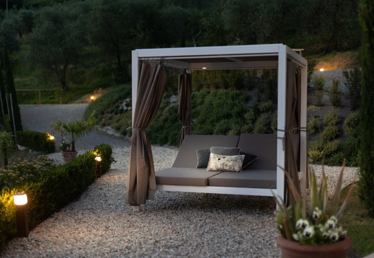 Villa in Lucca - VILLA REGINA, 4 bedrooms and a luxury style among the vineyards by Lucca Town