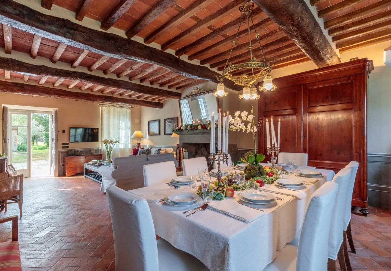 Villa in Capannori - Villa BRUNETTA, Discover your Modern but Traditional Villa in Lucca