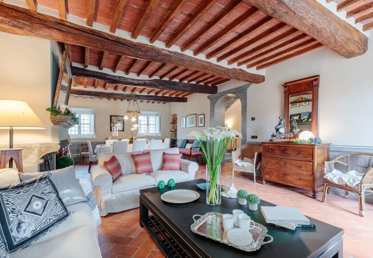 Villa in Capannori - Villa BRUNETTA, Discover your Modern but Traditional Villa in Lucca