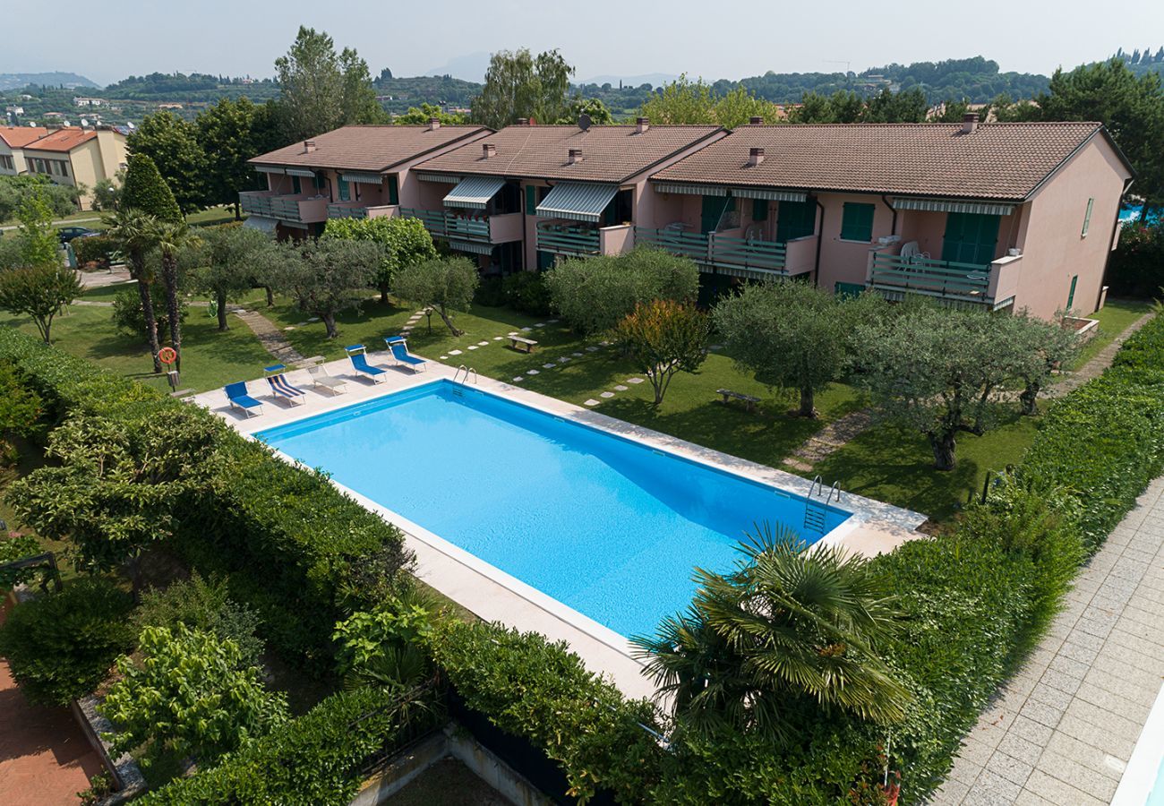 Apartment in Lazise - Regarda - apartment Ortensia in complex Olivi in Lazise with pool and garden