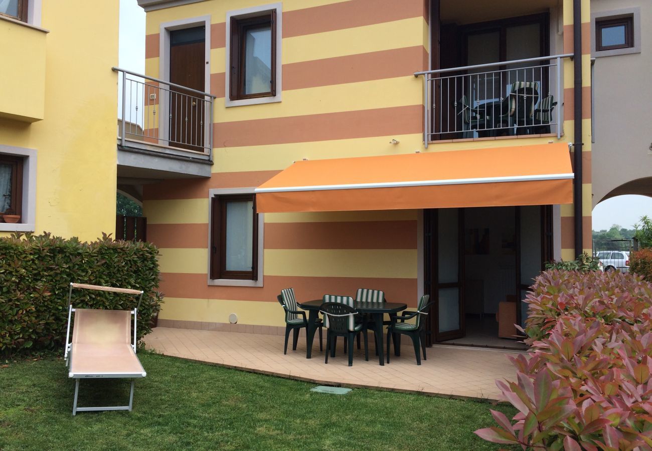 Apartment in Lazise - Regarda – apartment Miralago in Lazise with private garden, pool, pets allowed