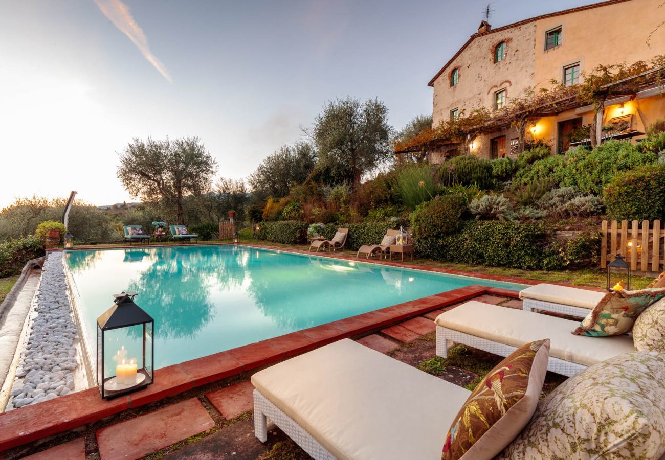 Villa in Lucca - Villa Gufo The Place to Be. Panoramic Private Pool with a Lucca View and Private Tennis Court