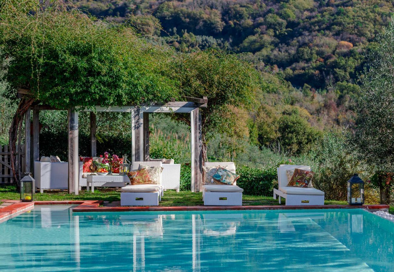 Villa in Lucca - Villa Gufo. The Place to Be. Panoramic Private Pool with a Lucca View and Private Tennis Court