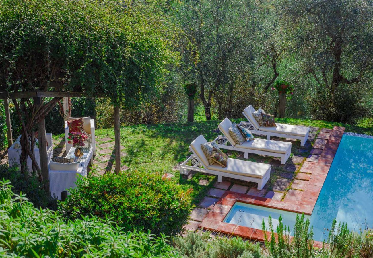 Villa in Lucca - Villa Gufo The Place to Be. Panoramic Private Pool with a Lucca View and Private Tennis Court