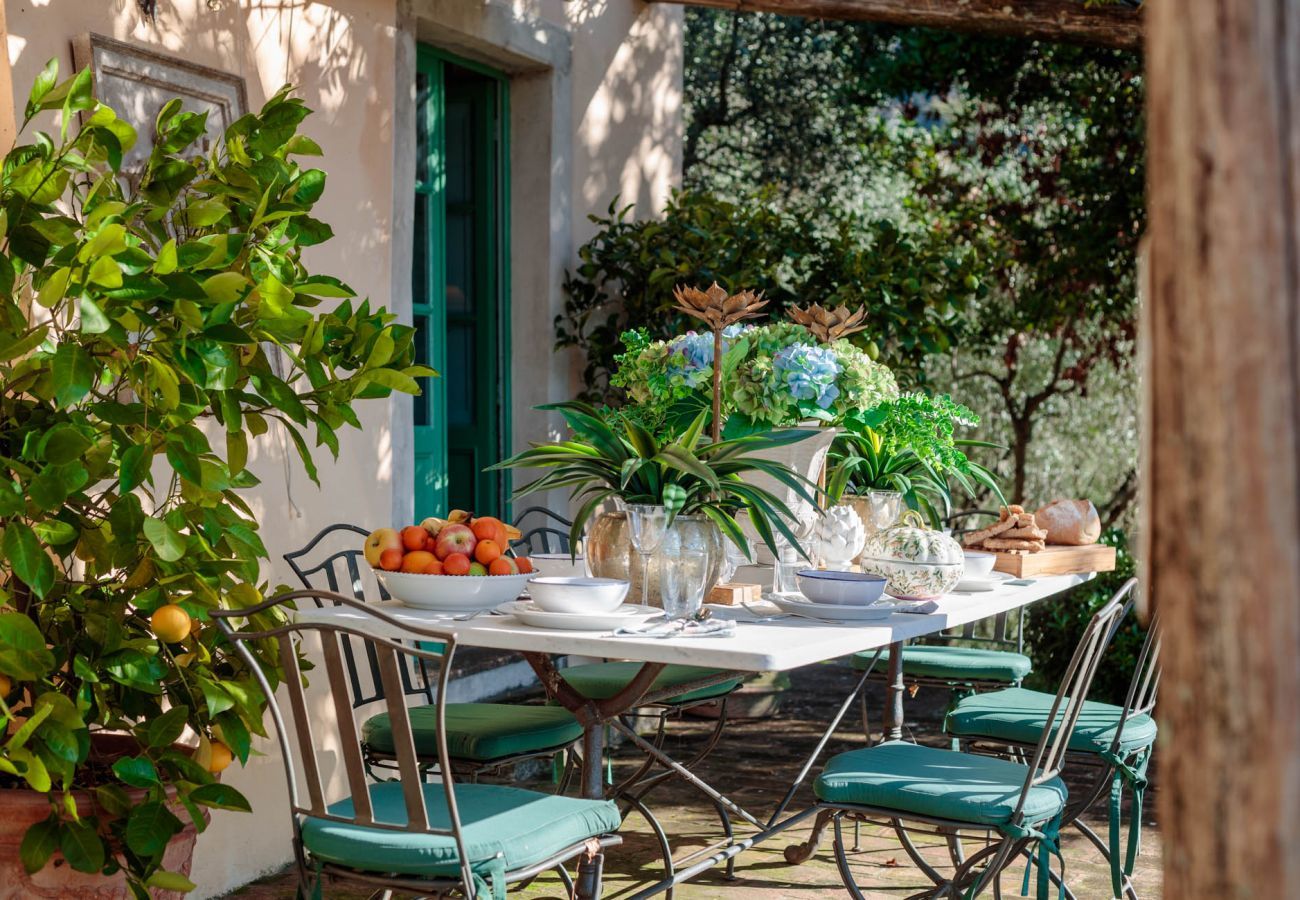 Villa in Lucca - Villa Gufo. The Place to Be. Panoramic Private Pool with a Lucca View and Private Tennis Court