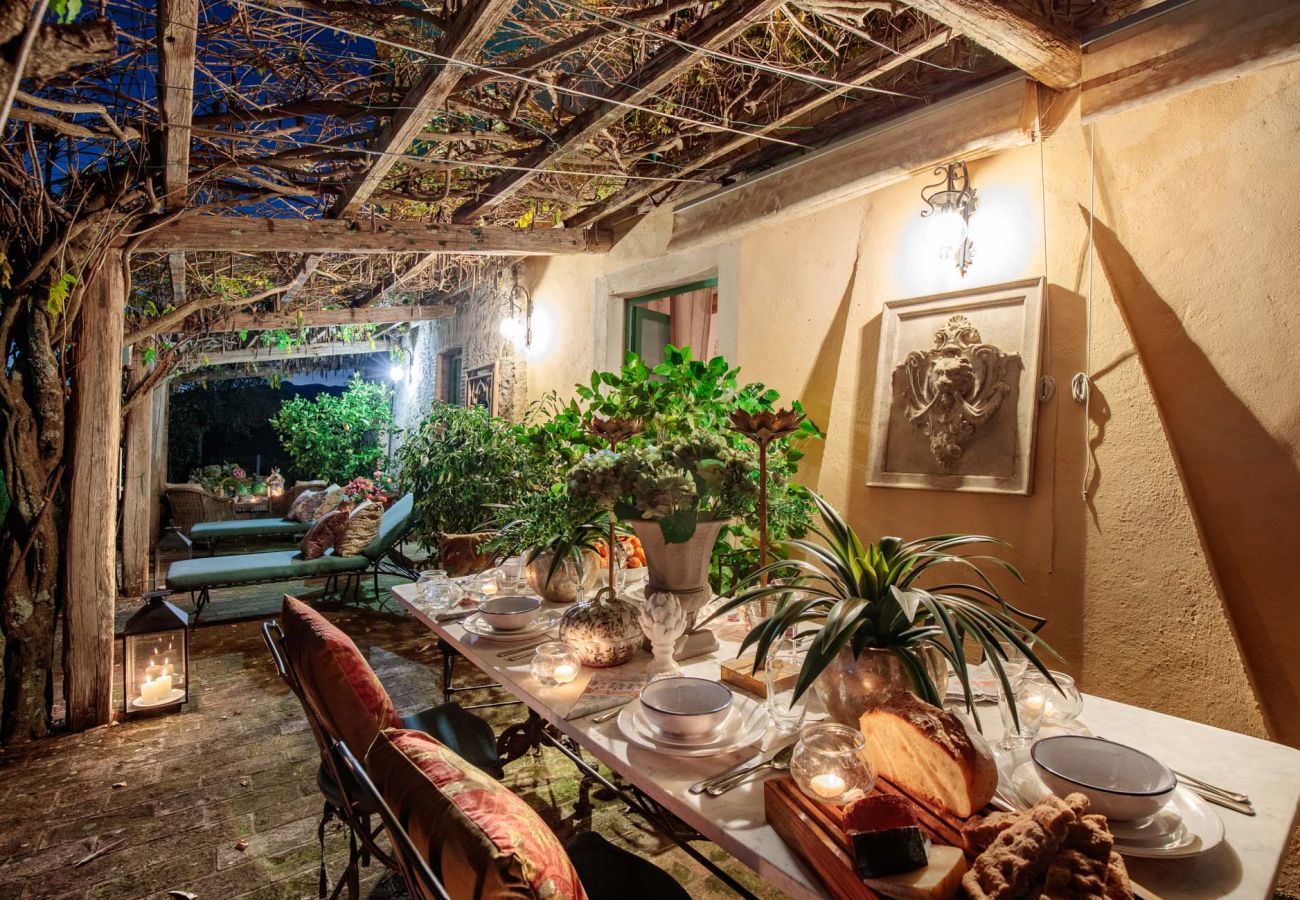 Villa in Lucca - Villa Gufo. The Place to Be. Panoramic Private Pool with a Lucca View and Private Tennis Court