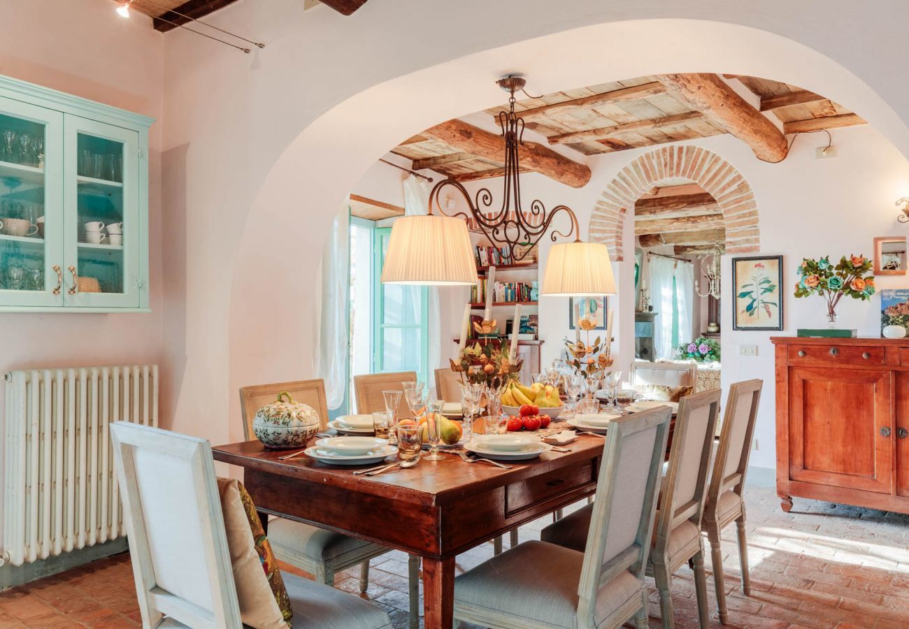 Villa in Lucca - Villa Gufo. The Place to Be. Panoramic Private Pool with a Lucca View and Private Tennis Court
